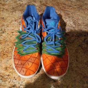 Nike kyrie SpongeBob shoe